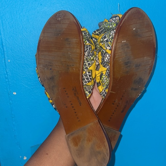 Printed Zara sandals , used . Perfect condition. - Picture 4 of 7